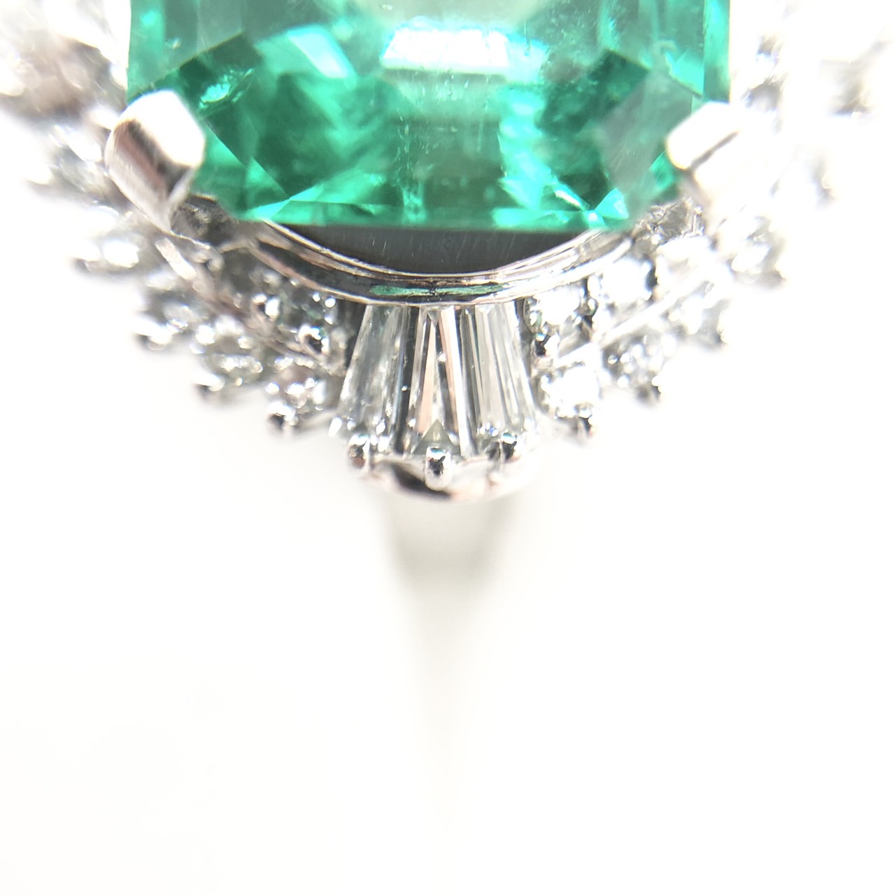 【ZA-16】エメラルドリング