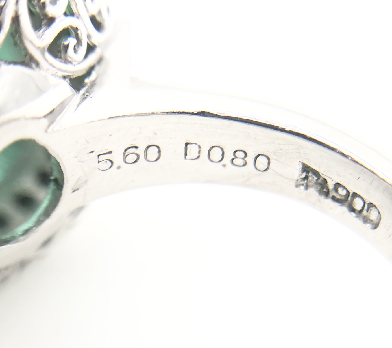 【ZA-16】エメラルドリング