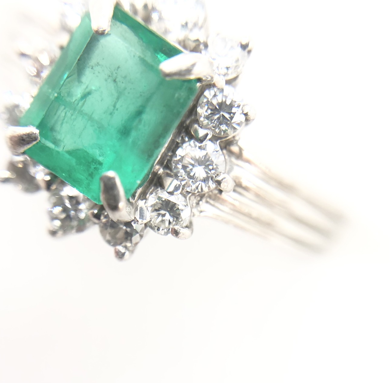 【ZA-24】エメラルドリング