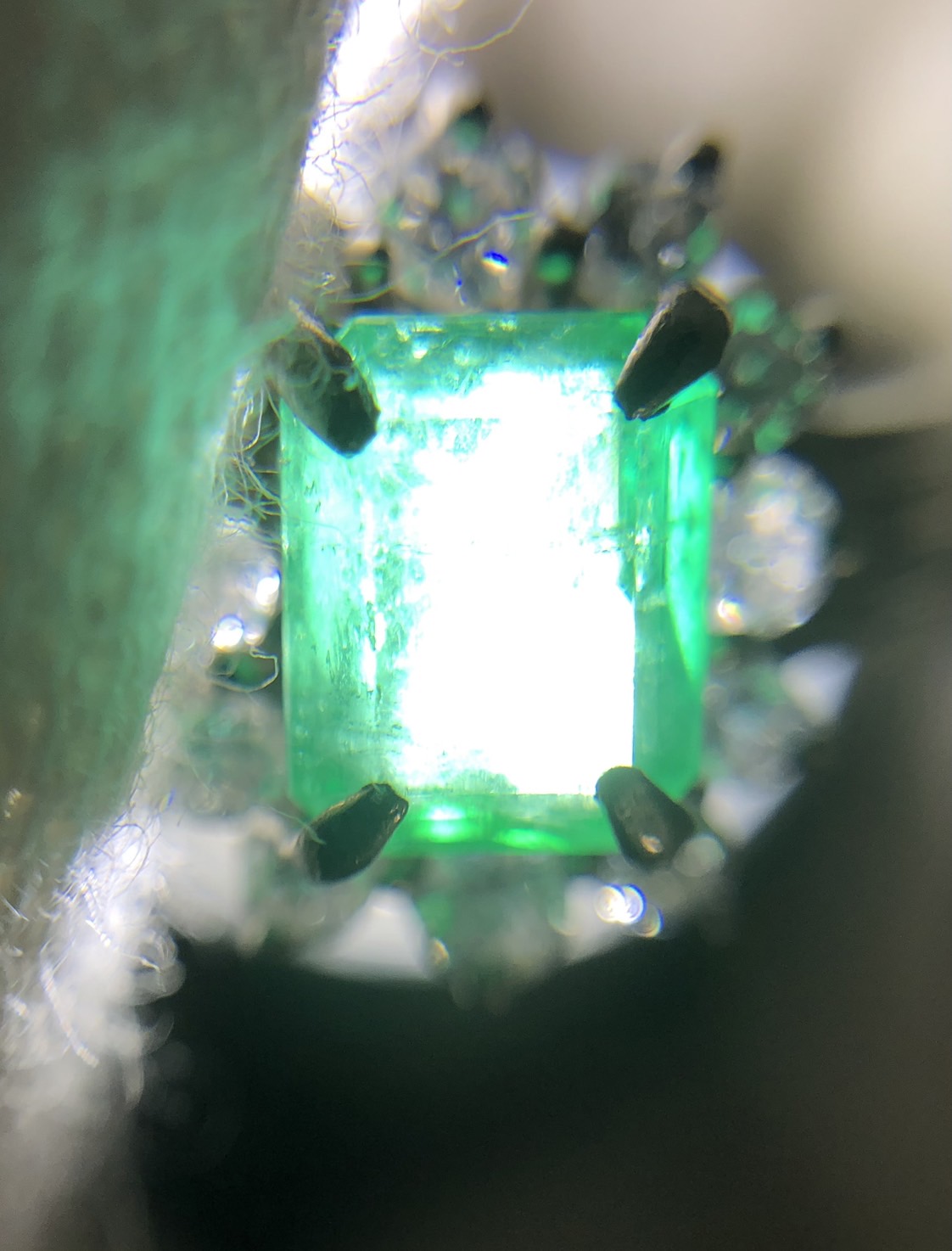 【ZA-24】エメラルドリング