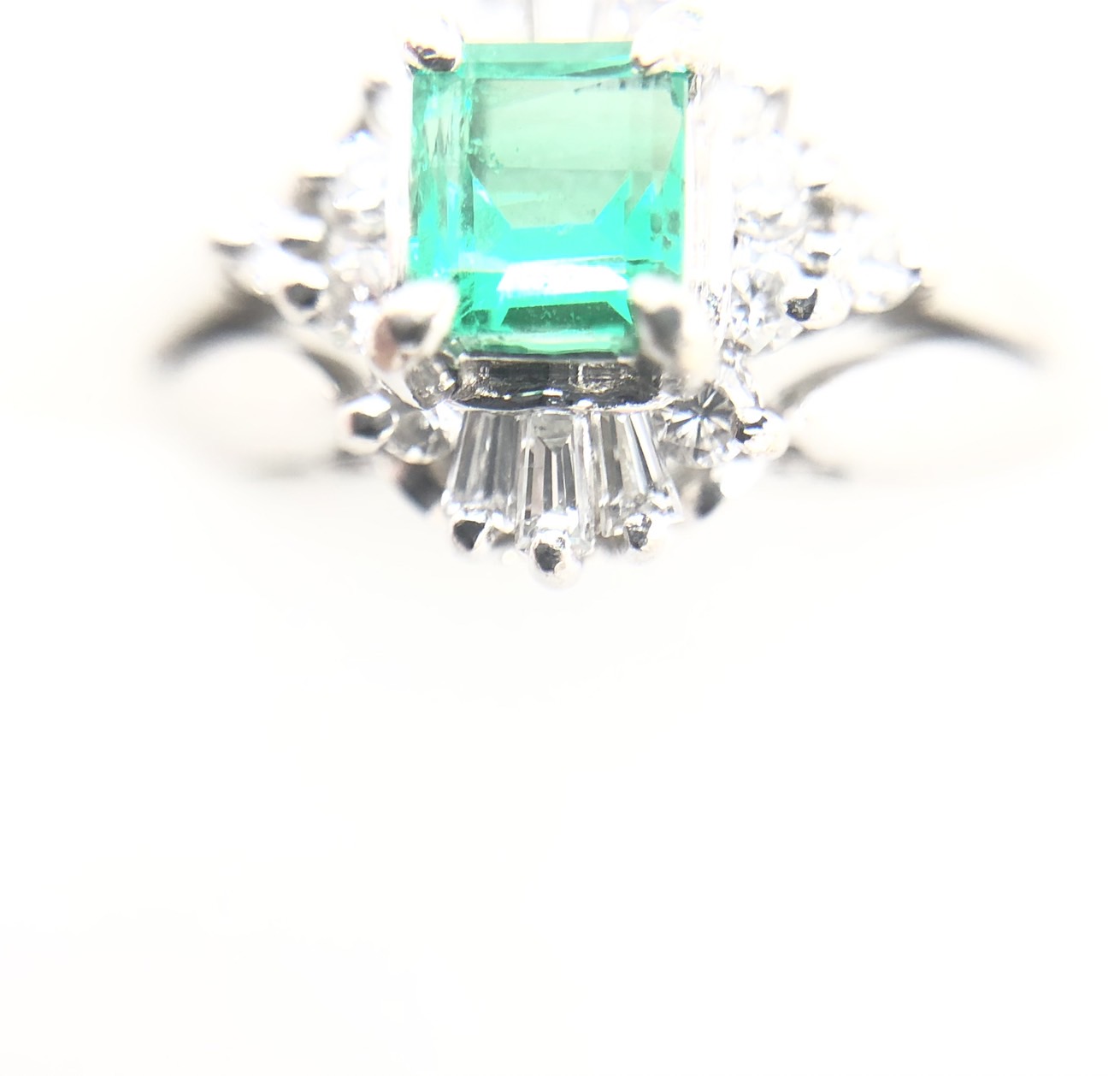 【ZA-26】エメラルドリング