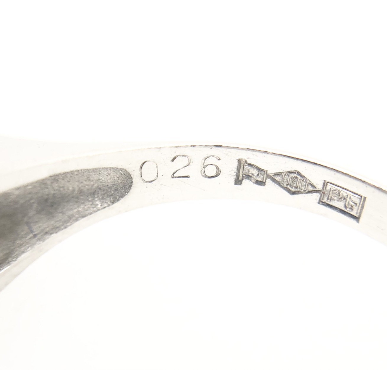 【ZA-20】ダイヤリング